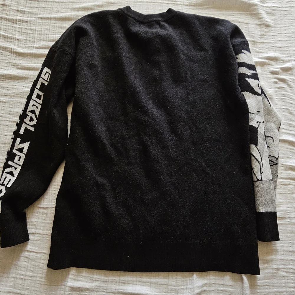 Black and White DEATHNOTE Misa And L Knit Sweater By Black AIR - Picture 4 of 4